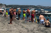 İstanbul'da sıcak havadan bunalanlar sahil ve parklara akın etti...