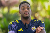 Fenerbahçe'nin yeni transferi Jhon Duran Osimhen sorusunu böyle yanıtladı