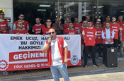 Karşıyaka Belediyesi'nde maaş isyanı işçilerden oturma eylemi