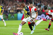 Fenerbahçe Hollanda'da uzatmalarda yıkıldı