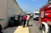 Antalya'da feci kaza! Tırın dorsesine çarpan otomobildeki 3 kişi yaralandı