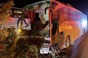 Kayseri'de yolco otobüsü ağaçlara çarptı: 1 ölü 13 yaralı