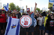 İsrailliler, Gazze kentini işgal kararına karşı esir takası anlaşması talebiyle protesto düzenledi