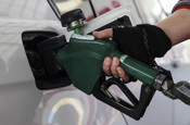 Benzin sonrası motorine zam geliyor! Depoları fulleyin, gece yarısı zamlı fiyat geçerli olacak
