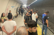 Bakırköy-Kayaşehir metrosunda arıza! Duraklarda yoğunluk oluştu