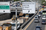 Ankara'da bitmeyen yol çalışması trafiği kilitledi