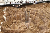 Göbeklitepe'de yeni insan heykeli bulundu