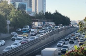 İstanbul'da trafik çilesi! Yoğunluk sebebiyle sürücüler güçlük çekti...