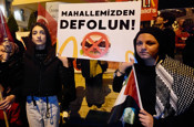 Üsküdar'da mahalle sakinlerinin McDonald's'ı protestosu sürüyor