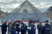 Tarihi eserlerin çalındığı Louvre Müzesi için yeni güvenlik tedbirleri alındı