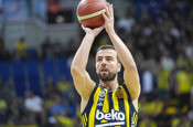 Fenerbahçeli basketbolcu Melih Mahmutoğlu alkollü araç kullanırken yakalandı