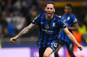 Inter, Serie A'da Fiorentina'yı 3-0 yendi Hakan Çalhanoğlu 2 gol attı