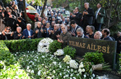 Eski Başbakan Mesut Yılmaz kabri başında anıldı