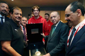 Erdoğan, A Milli Erkek Basketbol Takımı'nı tebrik etti