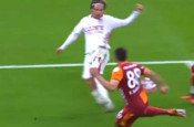 Galatasaray - Samsunspor maçında tartışma yaratan pozisyon