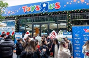 Toys"R"Us Türkiye'deki ilk mağazasını Terminal Kadıköy'de açtı
