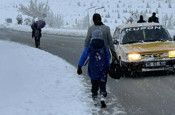 O ilde yoğun kar yağışı! Uçak seferleri rötar yaptı