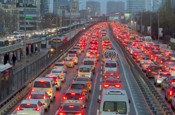 İstanbul'da akşam saatlerinde trafik yoğunluğu yüzde 90'a çıktı
