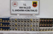 Van'da ruhsatsız silah ve gümrük kaçağı sigara ele geçirildi