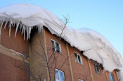 Acı haber! Çatıdan düşen kar kütlesi can aldı!