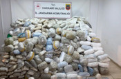 Hakkari'de 348 kilogram uyuşturucu ele geçirildi