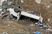 Karabük'te feci kaza! Kamyonet şarampole devrildi