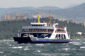 Kuzey Ege’de fırtına feribot seferlerini etkiledi