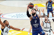 Anadolu Efes, Virtus Bologna'yı 31 sayı farkla devirdi