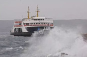 Bozcaada feribot hattında 2 sefer fırtına nedeniyle iptal