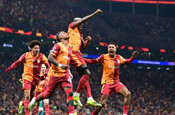 Şampiyonlar Ligi’nde Galatasaray Liverpool’u bir kez daha devirdi