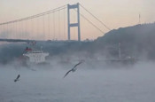 İstanbul Boğazı'nda sis! Gemi trafiği çift yönlü durdu