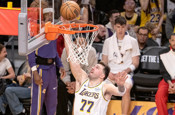 Luka Doncic, 60 sayıyla Lakers'ı galibiyete taşıdı