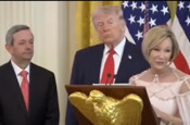 Trump'ın dini danışmanı Paula White, Trump'ı Hazreti İsa'ya benzetti