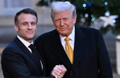 Trump'tan Macron hakkında olay sözler: Hala yediği sağ kroşenin etkisinde