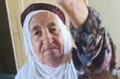 Mardin'de ölü bulunan Alzheimer hastası kadın, toprağa verildi