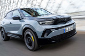 Opel’in en hızlı elektriklisi Mokka GSE Türkiye’de