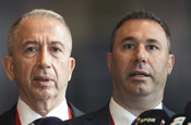 Fikstür çekiminde gerilim! Fenerbahçeli Barış Göktürk Galatasaraylı Metin Öztürk'ün elini havada bıraktı