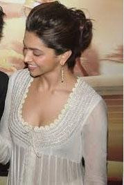 Deepika Padukone'nin dekoltesi olay yarattı - Resim: 1