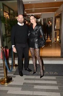 Ayrılık acısı kısa sürdü! Yasemin Ergene'den ayrılan İzzet Özilhan gecelere aktı... - Resim: 1