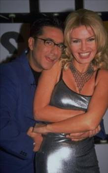 Bir görünüp bir yok olan hostesler - Resim: 3