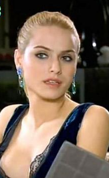 Ekranlarda basma elbise modası - Resim: 2