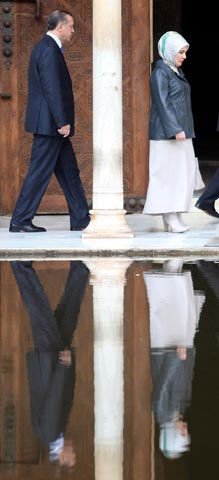 Erdoğanların Endülüs pozu - Resim: 2