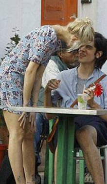 Etekli David Backham görenleri şok etti - Resim: 3