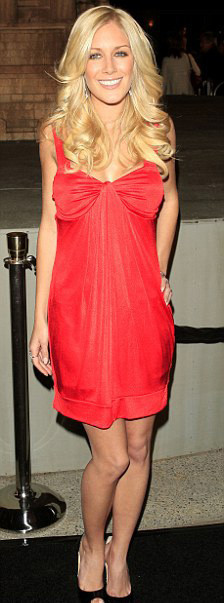 Bir günde 10 estetik ameyilat yaptırınca.. - Resim: 2