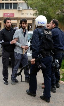 Dicle Üniversitesi'ndeki olaylar durulmuyor - Resim: 4