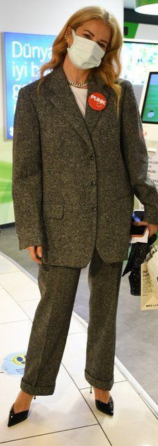 Dolar yükseldi Burcu Esmersoy döviz bozdurdu: Gayrimenkule yatırım yapıyorum - Resim: 2