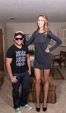 Bacakları yüzünden kimse ona iş vermiyor - Resim: 4