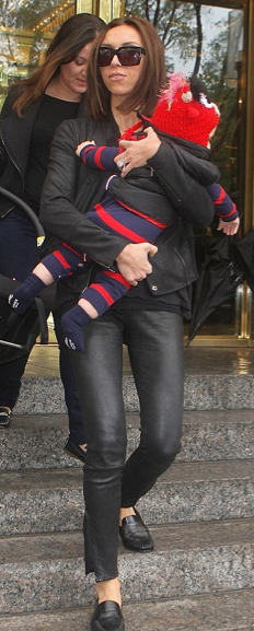 Bu nasıl bebek tutmak! - Resim: 3