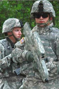 Mermiler hedefi saklandığı yerden buluyor - Resim: 3