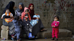 Terör örgütü YPG/SDG’nin Halep'te canlı kalkan olarak kullandığı sivillerin tahliyesi sürüyor